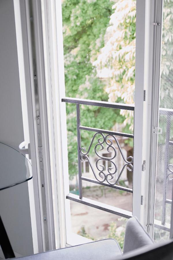 White Door Apartments Heart Of Odessa 4 Εξωτερικό φωτογραφία