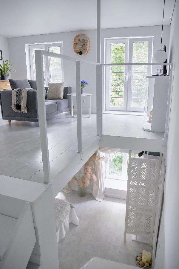 White Door Apartments Heart Of Odessa 4 Εξωτερικό φωτογραφία