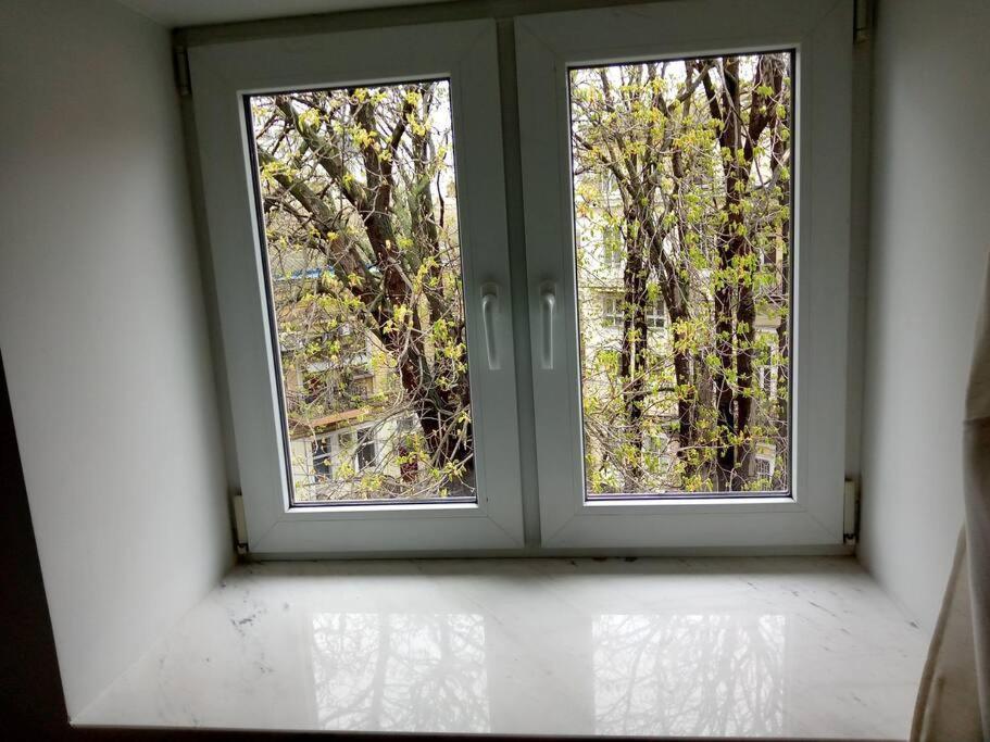 White Door Apartments Heart Of Odessa 4 Εξωτερικό φωτογραφία