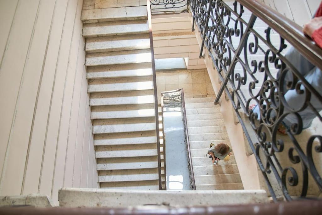 White Door Apartments Heart Of Odessa 4 Εξωτερικό φωτογραφία